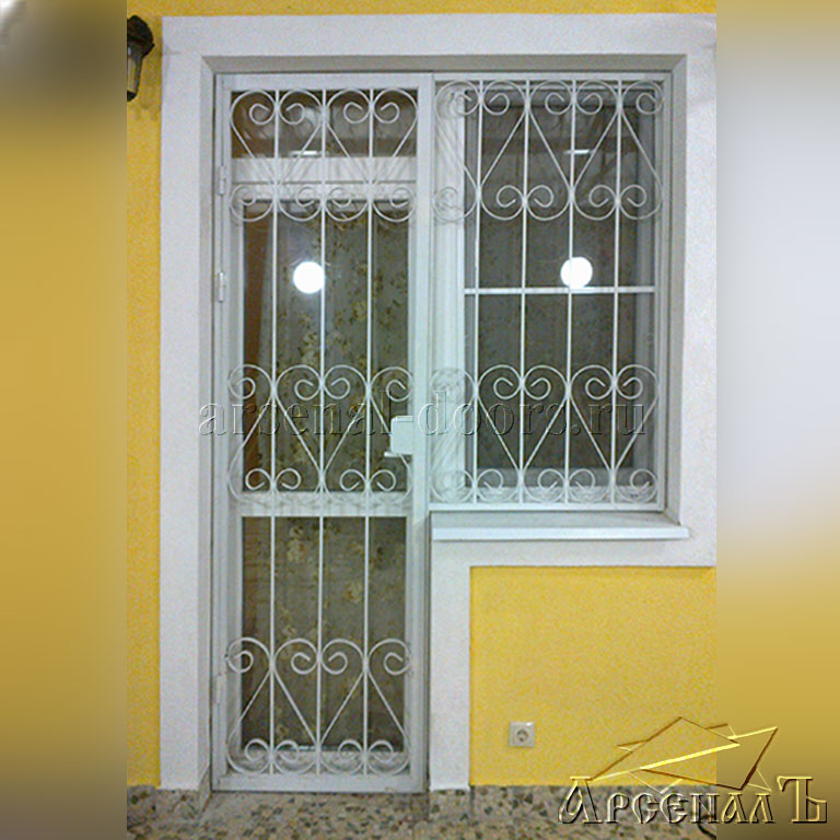  Балконная металлическая решетчатая дверь