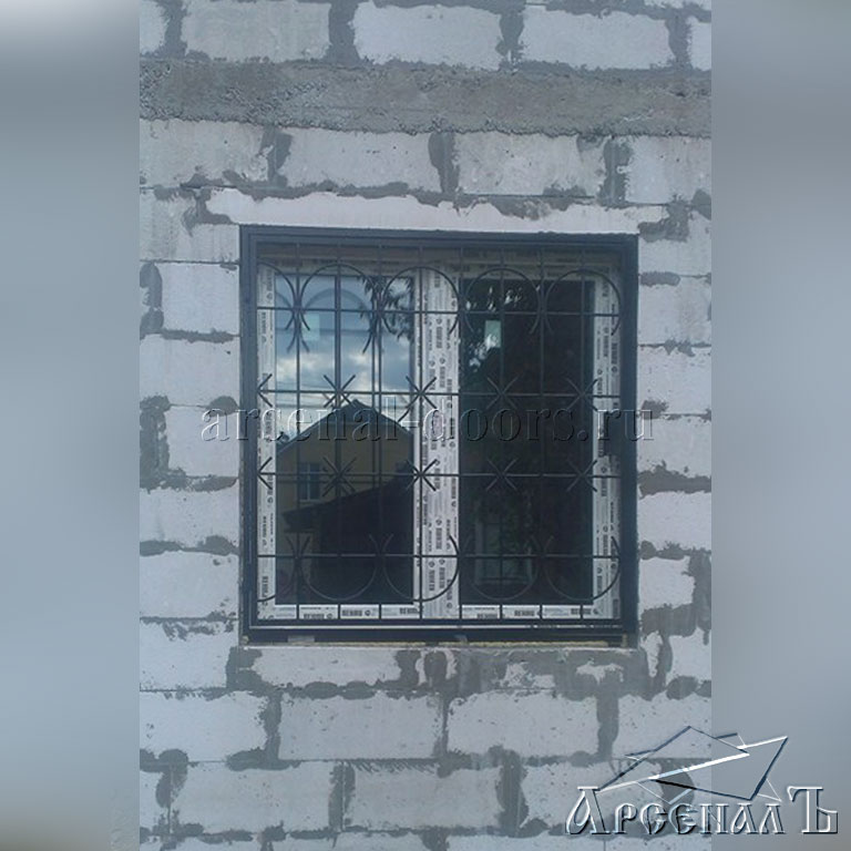 Стальные открывающаяся решетка на окно в Чехове
