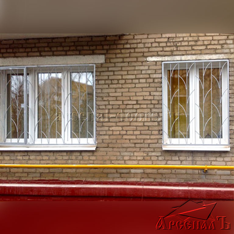 Простые металлические решетки на окна и балконы