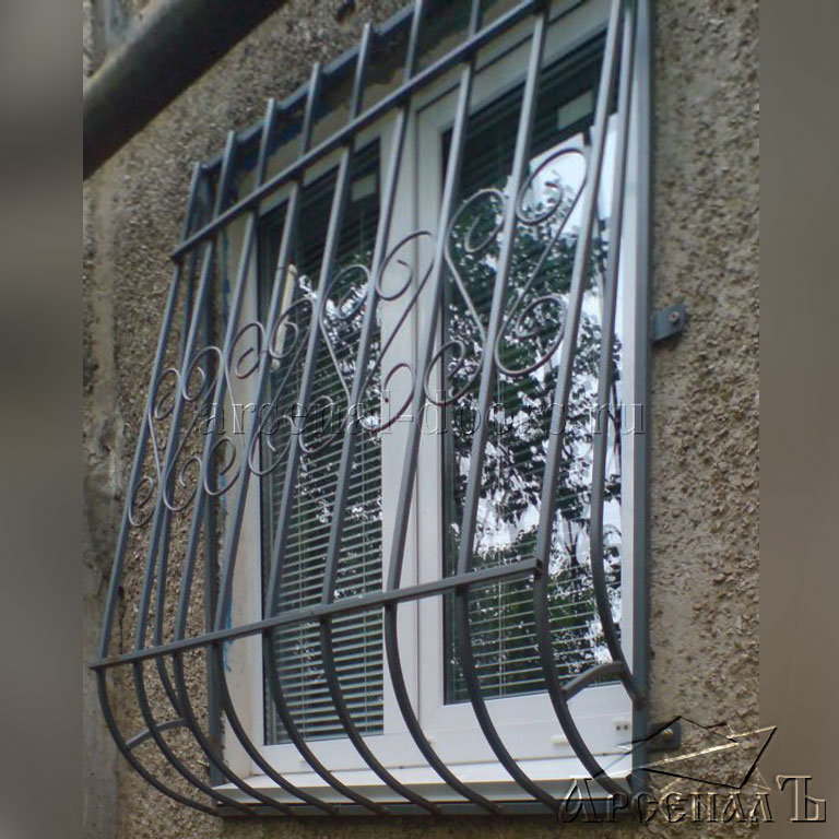 Красивые дутые решетки на окно Шаховская